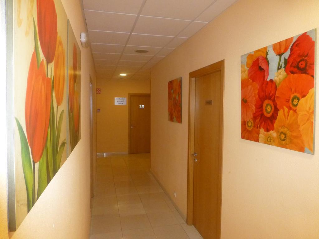 Hostal El Val Alcalá de Henares Exterior foto